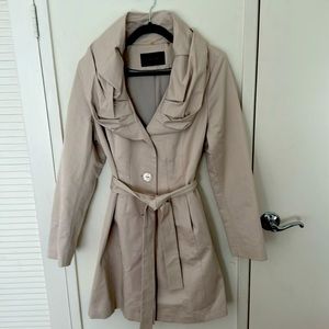 Tahari Beige Shawl Collar Coat. Size large